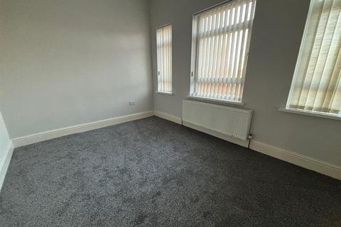 2 bedroom apartment to rent, Anlaby Road, Hull
