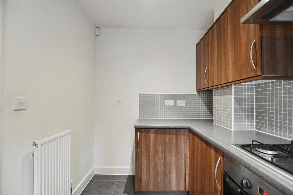 Kitchen 2.jpeg