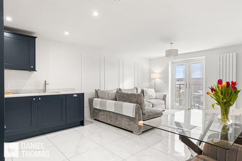 2 bedroom apartment for sale, Larsen House, Farm Hill Road, Waltham Abbey, EN9
