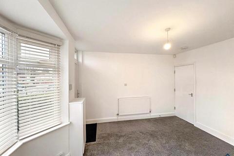 2 bedroom terraced house to rent, Basford Road, Nottingham, NG6 0HY