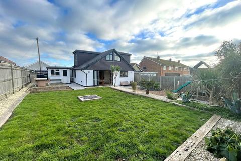 4 bedroom chalet for sale, Cavell Avenue, Peacehaven, BN10 7NS