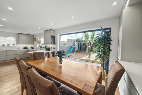 4 bedroom chalet for sale, Cavell Avenue, Peacehaven, BN10 7NS