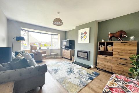 4 bedroom chalet for sale, Cavell Avenue, Peacehaven, BN10 7NS