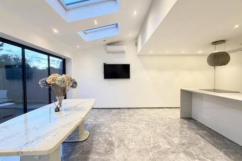 undefined, Ashworth Place, Church Langley