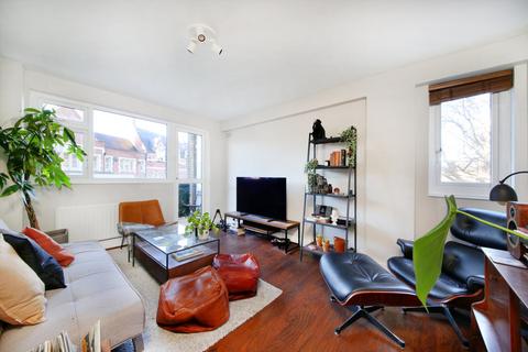 2 bedroom flat for sale, Lindsay Court, Battersea High Street, London