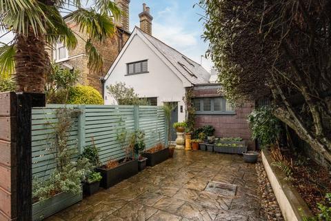 2 bedroom house for sale, Oxford Road, London