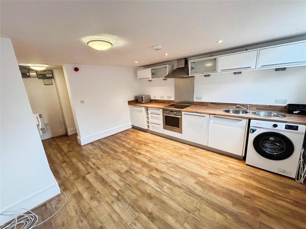 Living/Kitchen