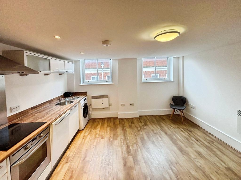 Living/Kitchen
