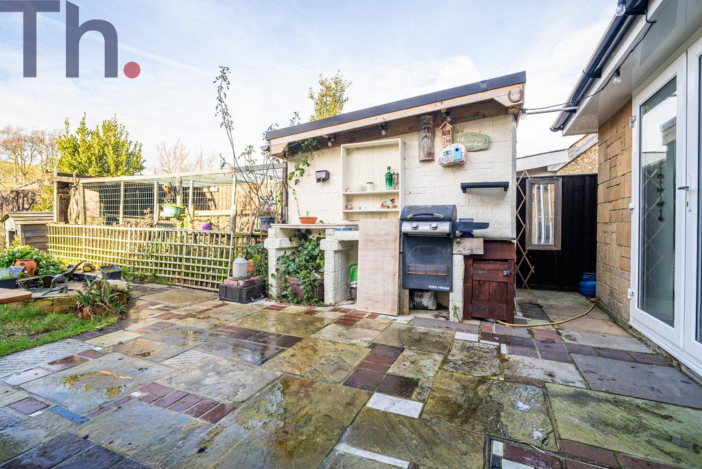 Rear Garden &amp; Chicken Run