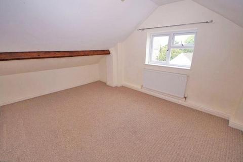 2 bedroom flat to rent, Charlton Kings GL53 8AP