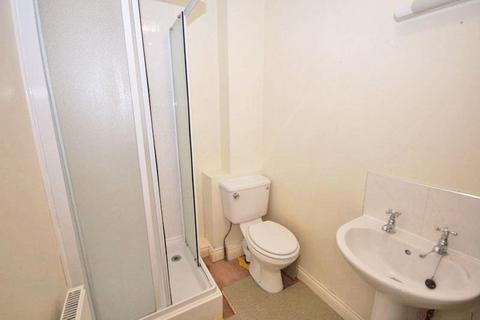 2 bedroom flat to rent, Charlton Kings GL53 8AP