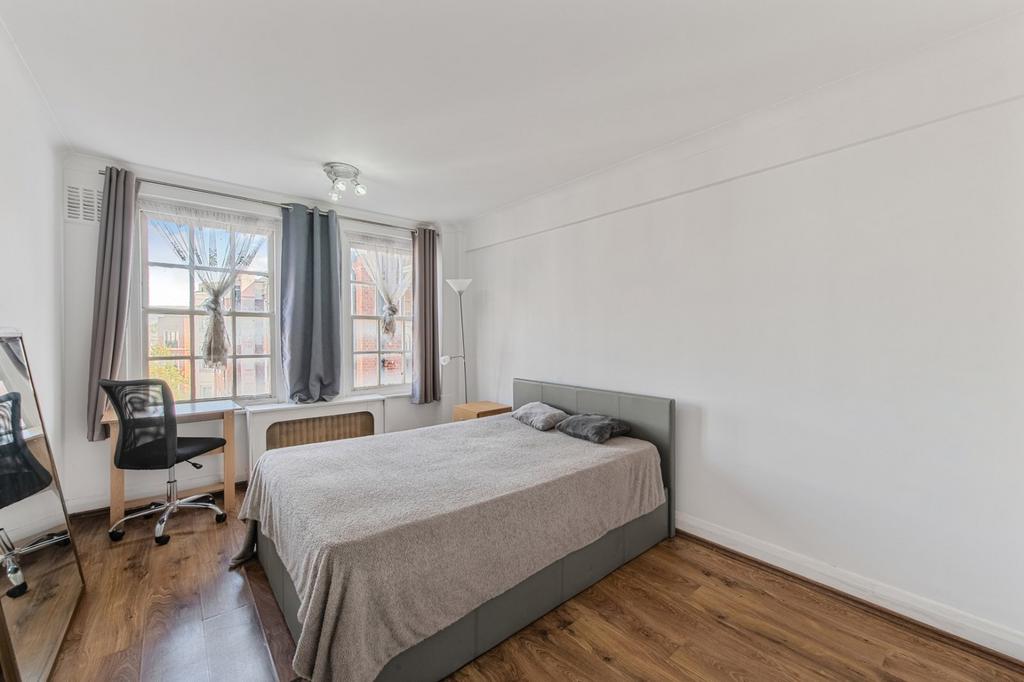 Apartment in Edgware Road - View 2