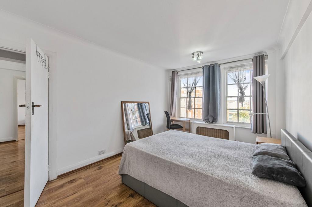 Apartment in Edgware Road - View 4