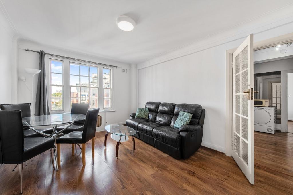 Apartment in Edgware Road - More