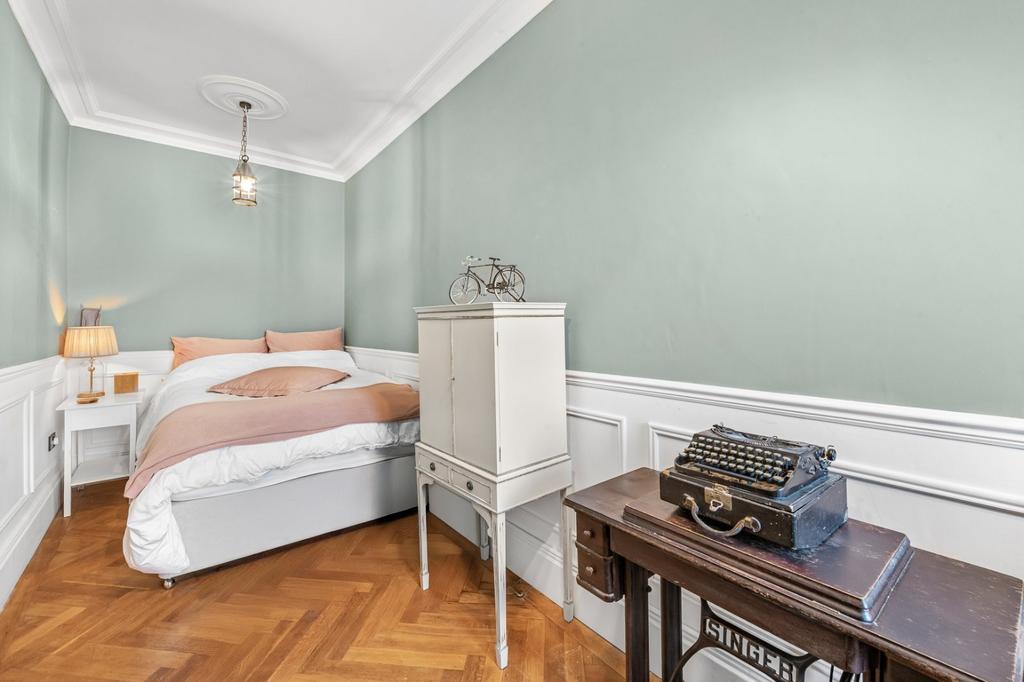 Bedfroom 2