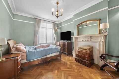2 bedroom flat for sale, Gloucester Terrace, Bayswater, London