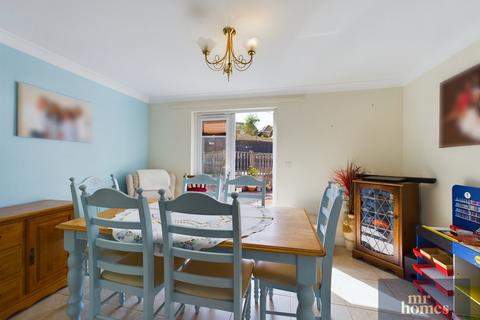 4 bedroom detached house for sale, Thorne Way, St Marys Field, Cardiff, CF5