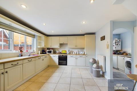 4 bedroom detached house for sale, Thorne Way, St Marys Field, Cardiff, CF5
