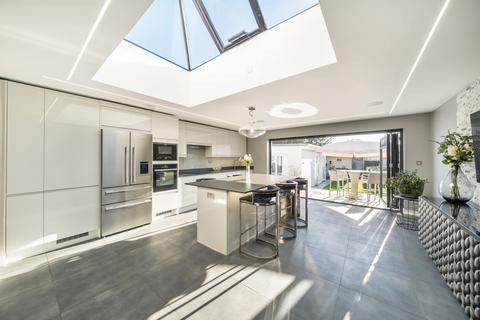 4 bedroom semi-detached house for sale, Ivanhoe Drive, Harrow