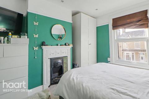3 bedroom semi-detached house for sale, Richmond Avenue, SOUTHEND-ON-SEA