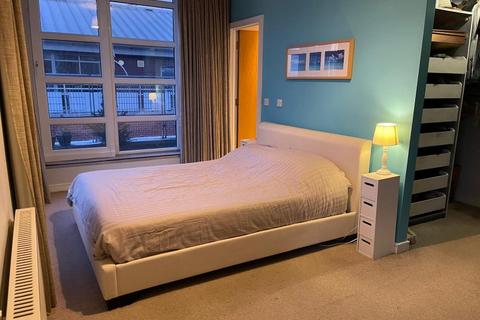 2 bedroom apartment to rent, Meadow View :: Manchester