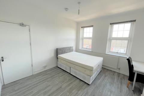 1 bedroom house of multiple occupation to rent, The Broadway, Southend-on-Sea SS1