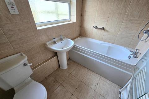 3 bedroom terraced house for sale, Albemarle Road, Gorleston