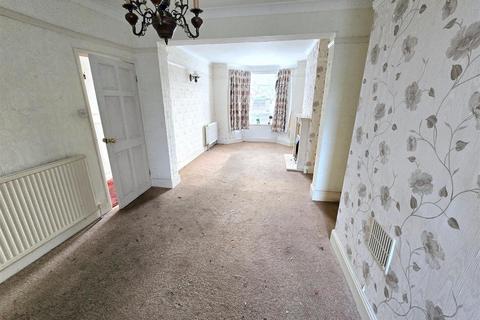 3 bedroom terraced house for sale, Albemarle Road, Gorleston