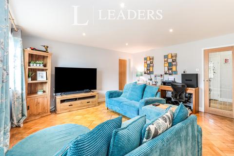 3 bedroom semi-detached house to rent, Helsted Close, Gosport, PO12