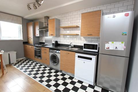 2 bedroom flat to rent, Lochend Park View, Lochend, Edinburgh, EH7