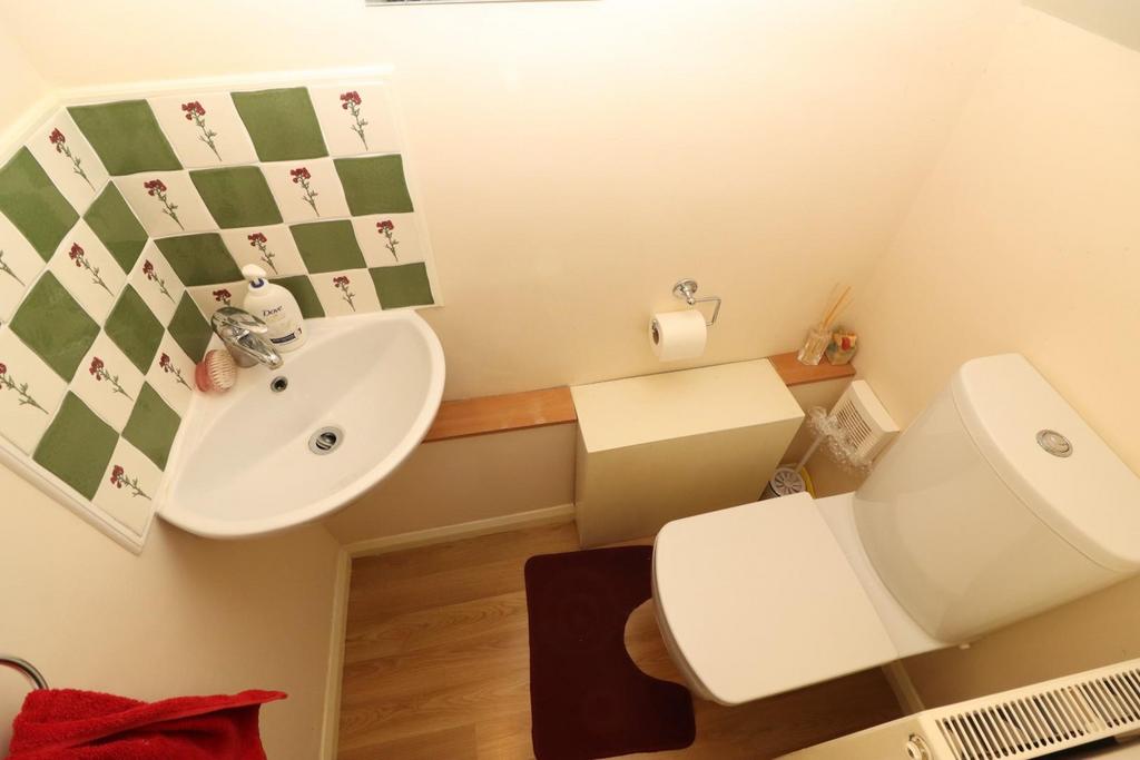 Ground Floor Cloakroom / WC