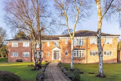 3 bedroom apartment for sale - Sandmoor Green, Leeds LS17