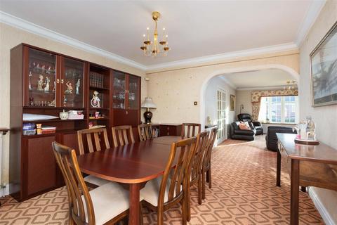 undefined, Sandmoor Green, Leeds LS17