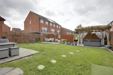 4 bedroom detached house for sale, Kingscroft Drive, Welton