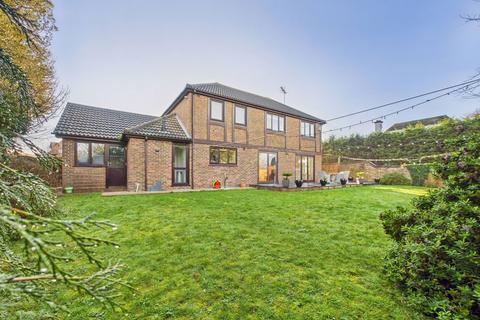 5 bedroom detached house for sale, Kingsgate Avenue, Broadstairs CT10