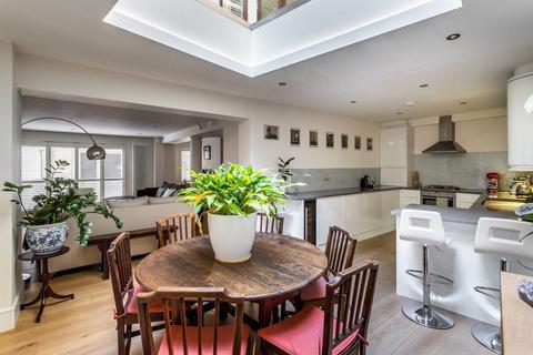 3 bedroom terraced house for sale, Bromells Road, SW4