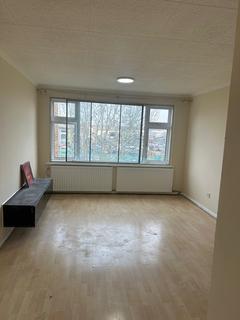 2 bedroom flat to rent, Ferguson Court, Gidea Park, Romford, RM2 6RJ