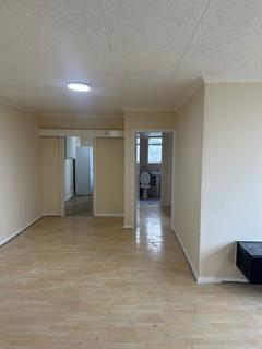 2 bedroom flat to rent, Ferguson Court, Gidea Park, Romford, RM2 6RJ