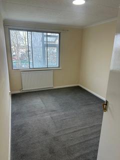2 bedroom flat to rent, Ferguson Court, Gidea Park, Romford, RM2 6RJ