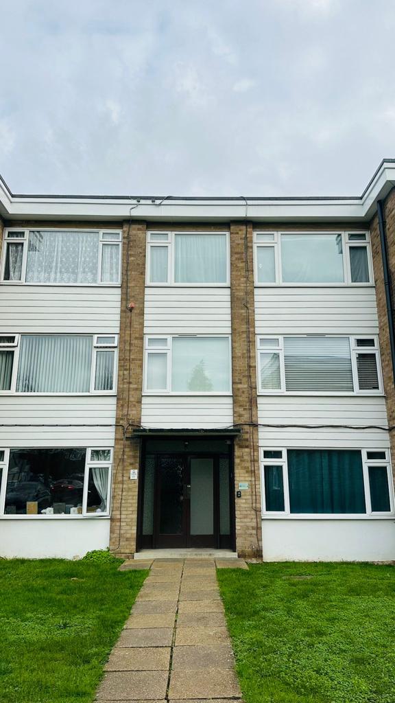2 Bed Flat for rent on Ferguson Court, Gidea Park