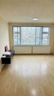2 bedroom flat to rent, Ferguson Court, Gidea Park, Romford, RM2 6RJ