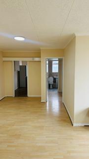 2 bedroom flat to rent, Ferguson Court, Gidea Park, Romford, RM2 6RJ