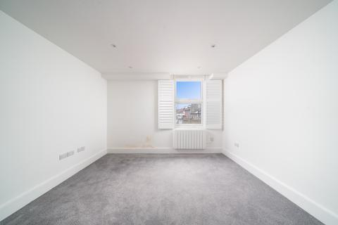 2 bedroom apartment to rent, Greyhound Lane, London SW16