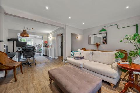 2 bedroom flat for sale, Westbourne Road, Islington, N7