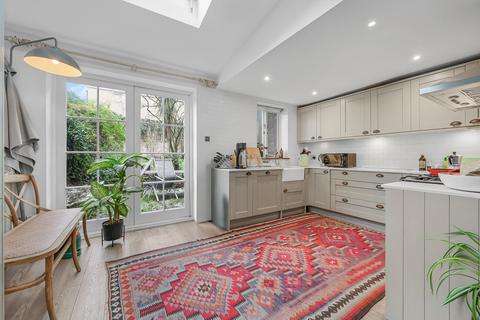 2 bedroom flat for sale, Westbourne Road, Islington, N7