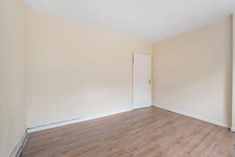 2 bedroom flat for sale, London Road, London, SE23