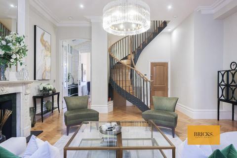 3 bedroom penthouse for sale, Henrietta Street, London WC2E