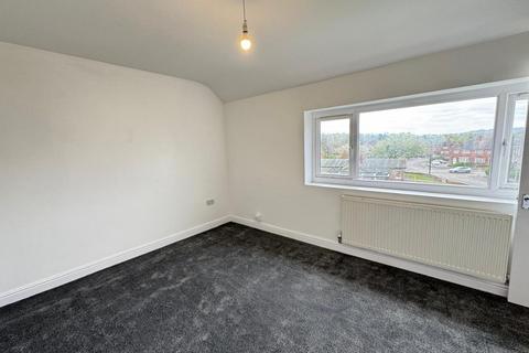 3 bedroom semi-detached house to rent, Lincoln Road, West Bromwich, B71 2JD