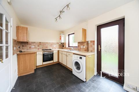 2 bedroom terraced house to rent, Dexter Close, Luton, Bedfordshire, LU3