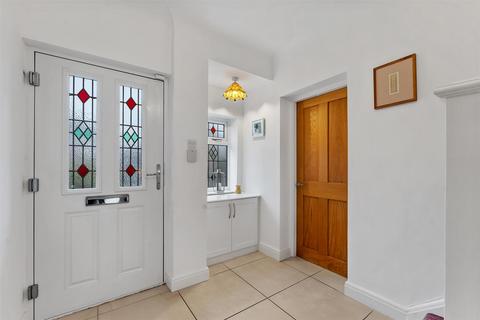 4 bedroom semi-detached house for sale, Brookside Road, Sale